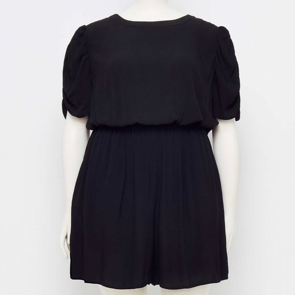 LOFT NWT Black Ruched Sleeve Romper